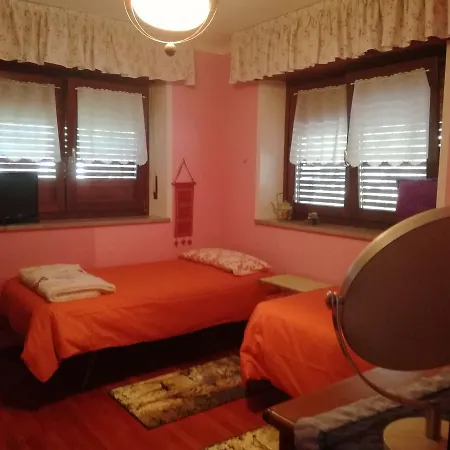 La Casa Degli Gnomi 別荘 Lillianes